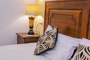 Villa, accesible para personas con discapacidad | Baño | Ducha y cabezal de ducha tipo lluvia