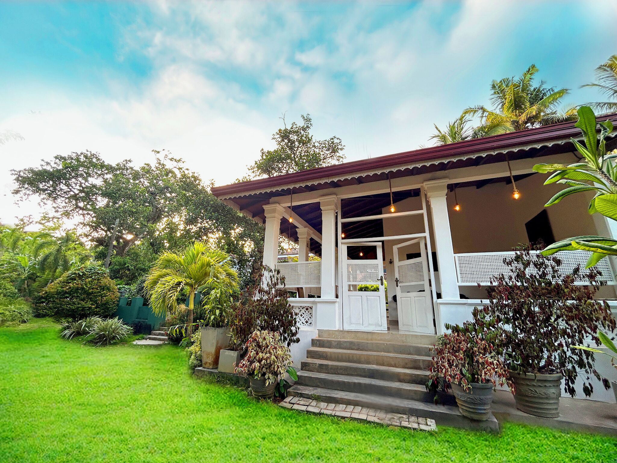 Deluxe Double Room | Premium bedding, down comforters, pillowtop beds, in-room safe