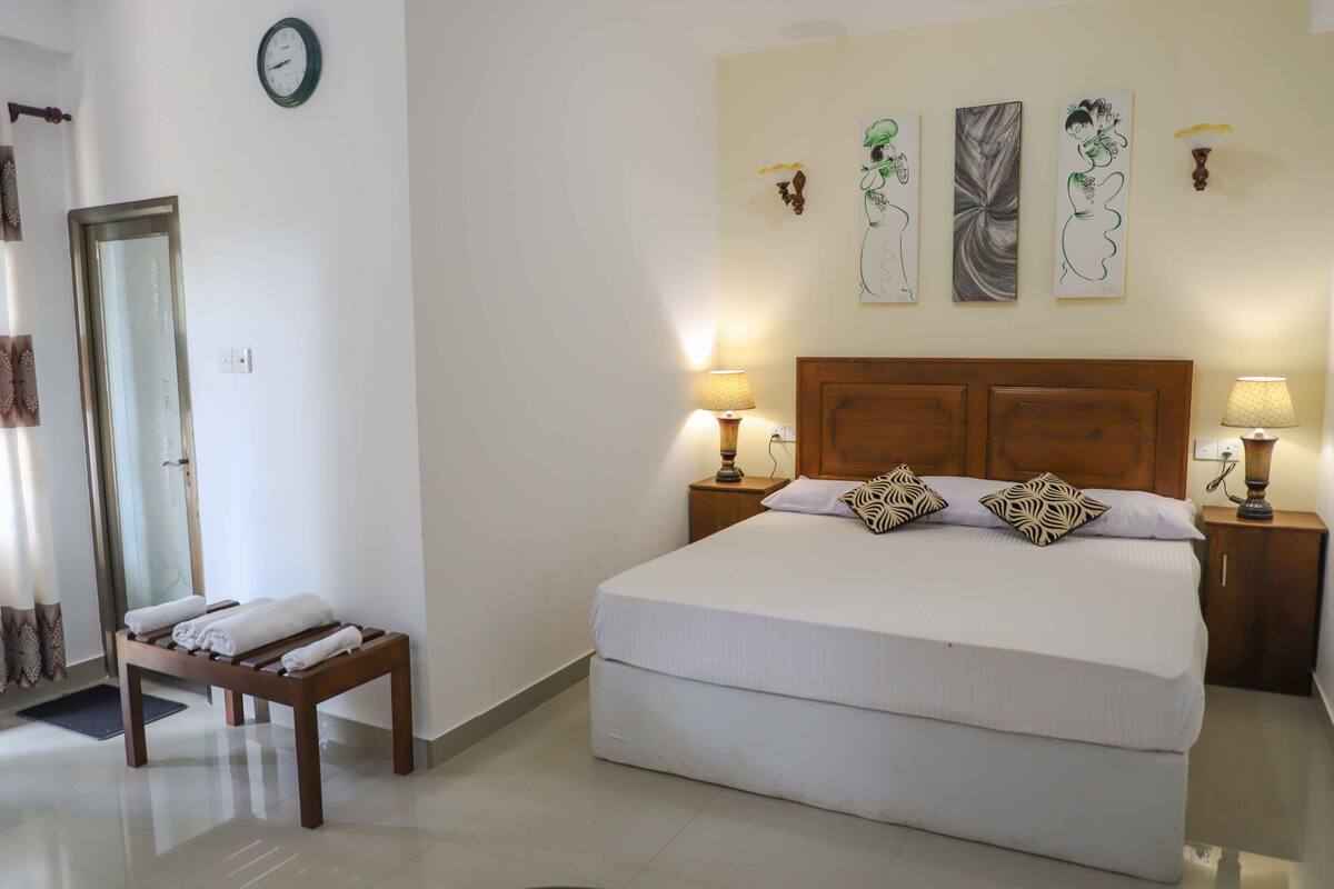 Premium bedding, down comforters, pillowtop beds, in-room safe