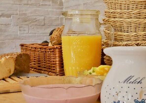 Free daily buffet breakfast - Pension Elisabeth (Ofterschwang)