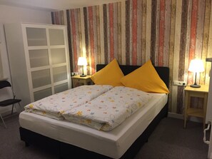 2 Schlafzimmer, BĂŒgeleisen/BĂŒgelbrett, kostenloses WLAN, BettwĂ€sche