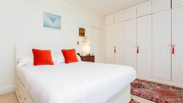 3 bedrooms, WiFi, bed sheets