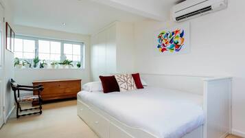 3 bedrooms, WiFi, bed sheets