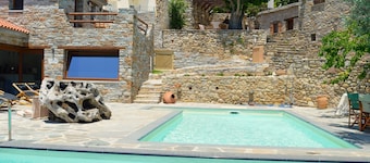 Traditional Country House with Pool-Make yourself at home-The House of Prince
