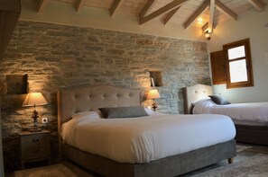 8 bedrooms, in-room safe, desk, soundproofing