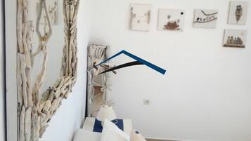 2 slaapkamers, een strijkplank/strijkijzer, wifi, beddengoed