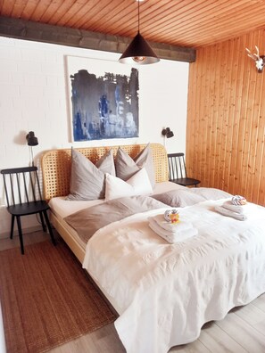 2 bedrooms, in-room safe, iron/ironing board, travel crib