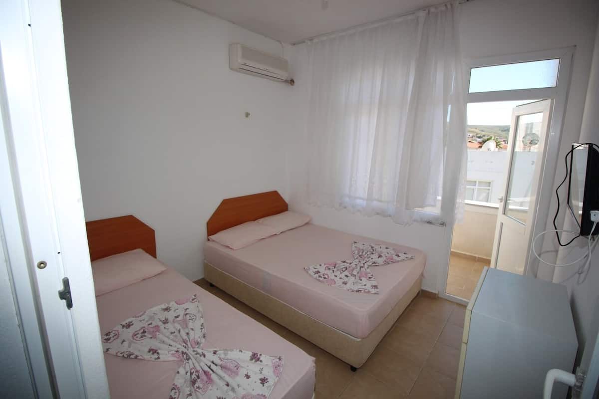 Standard Quadruple Room, 2 Bedrooms, Garden View | Children's theme room