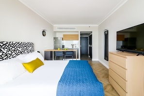 Studio Suite, Sea View
