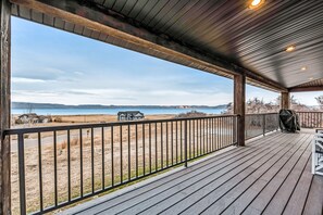 Property grounds - Spacious Bear Lake home w/ access to a shared pool, hot tub, gym & pirate ship? (Fish Haven)