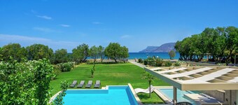 Beachfront, Private, Serene Villa with Hydrotherapy Hot Tub and 92 sq.m. Pool