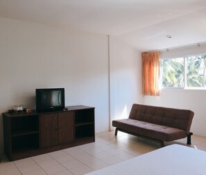 Superior-Zimmer, 1 Doppelbett | Wohnbereich | Fernseher