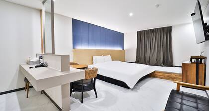 Calm Rest Hotel Busan Sasang