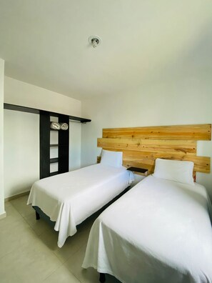 3 bedrooms, free WiFi, bed sheets - Comfortable and Cozy house in Veredas del Puerto 24 hour security (Puerto Morelos)