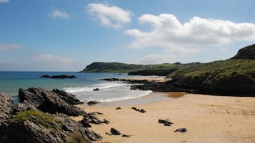 Perto da praia, areia branca