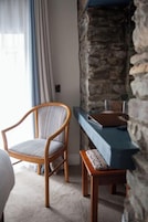 Quarto casal standard | Ferros/tábuas de passar roupa, Wi-Fi de cortesia, roupa de cama