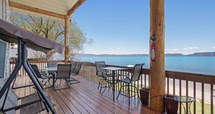 Waterfront cabin w/ kayaks, gas fireplace, & more