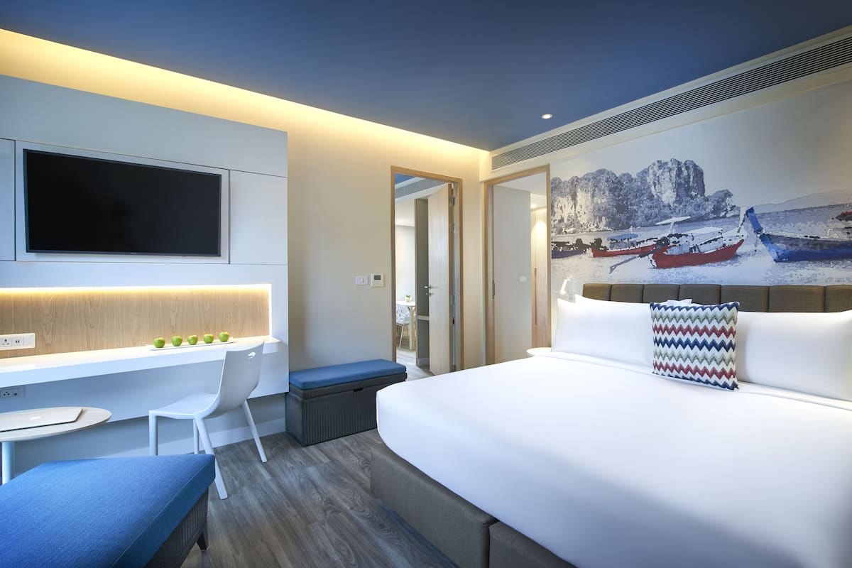 Suite, 1 chambre | Minibar, coffres-forts dans les chambres, bureau