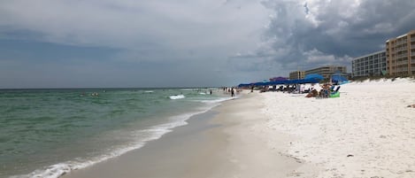 Am Strand, Liegestühle, Strandtücher