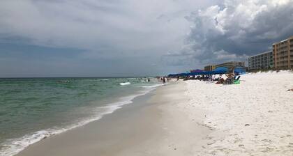 Huge Beachfront*no steps*large corner patio *Two King Beds*75â tv!*Beach towels