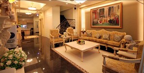 Sala de estar en el lobby