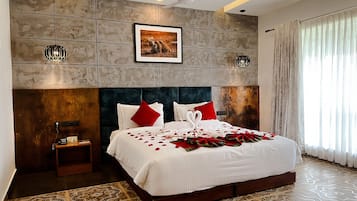 Honeymoon Cottage with Jacuzzi | 1 多间卧室、迷你吧、客房内保险箱、办公桌