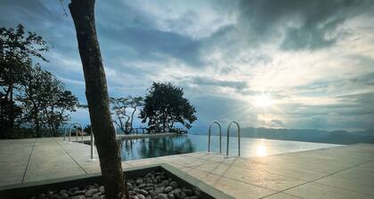 Haze and Kites Resort Munnar