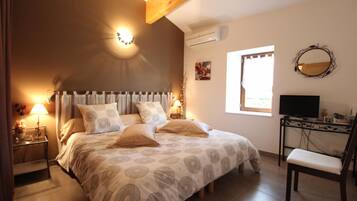 Superior Double or Twin Room (Combale) | Premium bedding, individually decorated, individually furnished