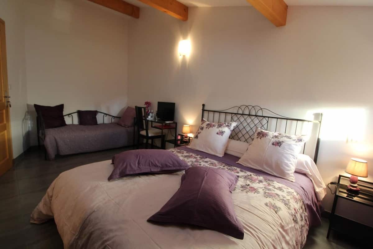 Family Triple Room (Sardone) | Premium bedding, individually decorated, individually furnished
