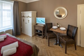 1 bedroom, in-room safe, desk, iron/ironing board - OLD TOWN - STUDIO JUNIOR MICHALSKA (Prague 1)