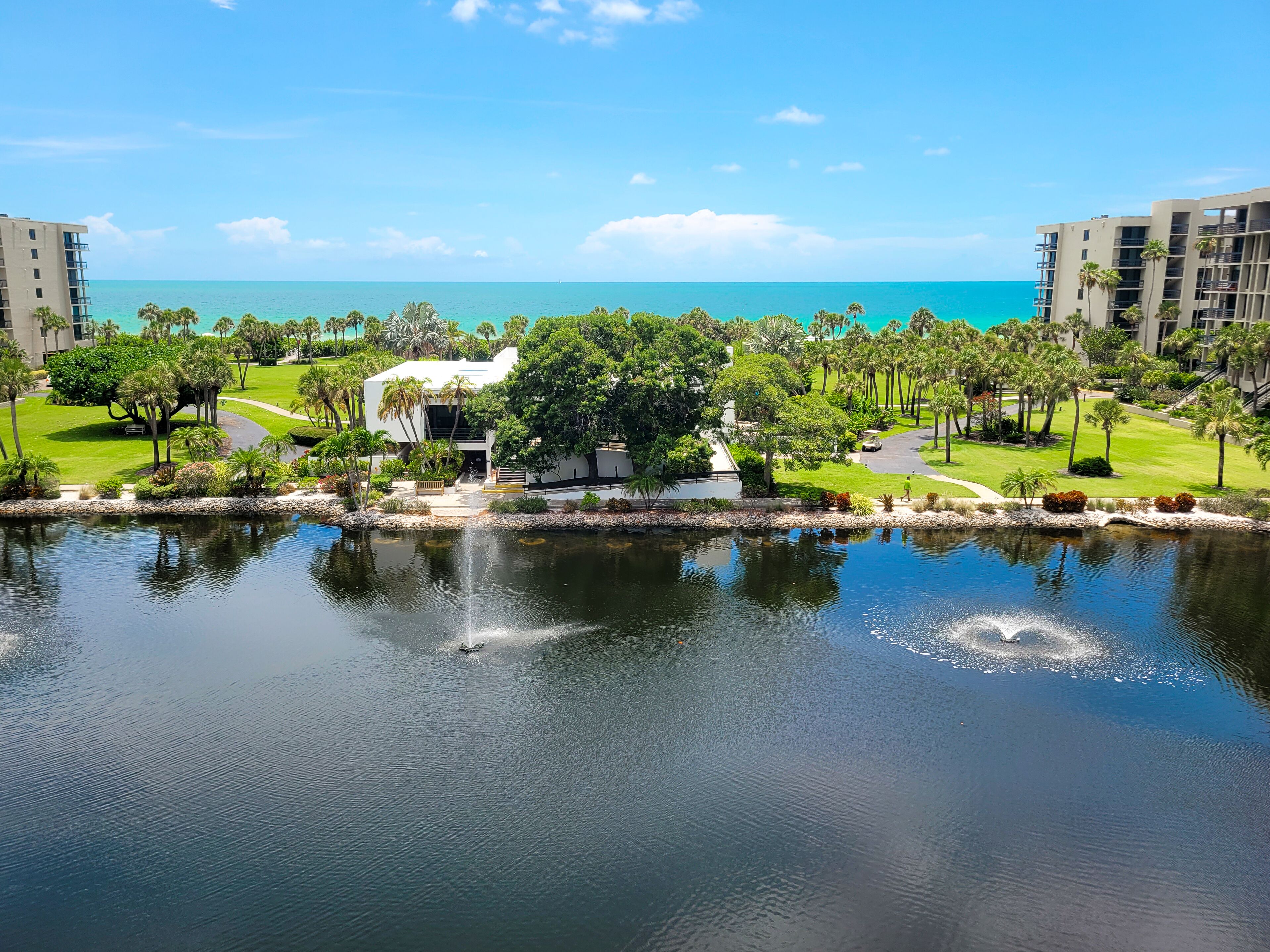 Beachview 2 BR / 2 BA Beachplace condo by FVC