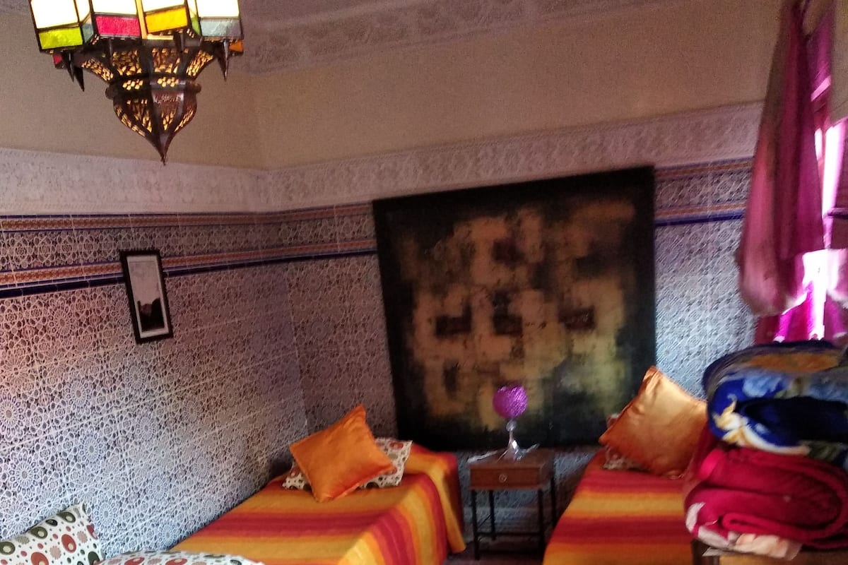 Habitación con 2 camas individuales, no fumadores (Soleil) | Escritorio, tabla de planchar con plancha, cunas (de pago)