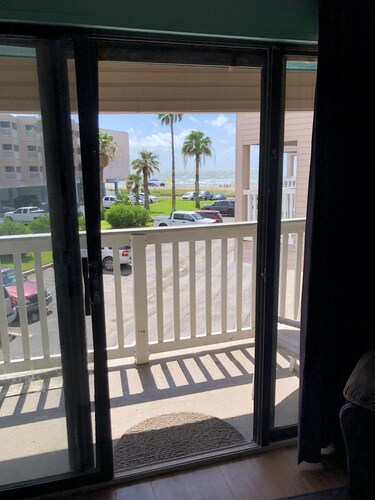 Beach, sun, surf and boardwalk!!