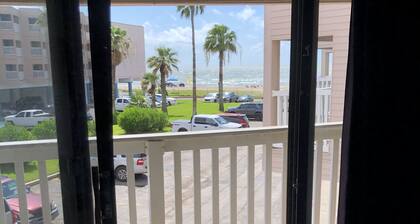 Beach, sun, surf and boardwalk!!