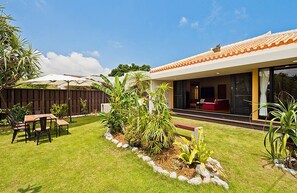 Front of property - Bougain Terrace Resort (Nago)