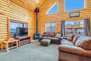 TV, fireplace, DVD player, ping pong