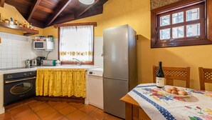 Private kitchen - Experience Organic Farm Stay at Restored Estate Finca Las Dulces in Be (Guía de Isora)
