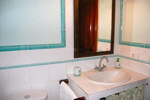 Towels - Experience Organic Farm Stay at Restored Estate Finca Las Dulces in Be (Guía de Isora)