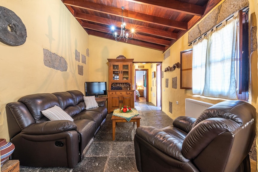 Encanto Rústico Y Panoramas Del Mar En Casa Rural Los Medianeros - Tenerife