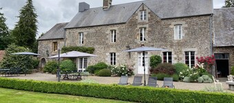 Domaine de l'érable, in the heart of Normandy in the Cotentin; 18 people 7 