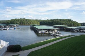 Marina - 611 Parkview Bay 3 bedroom, 1st floor, Overlooks Pool, Lakefront, FREE WIFI (Osage Beach)