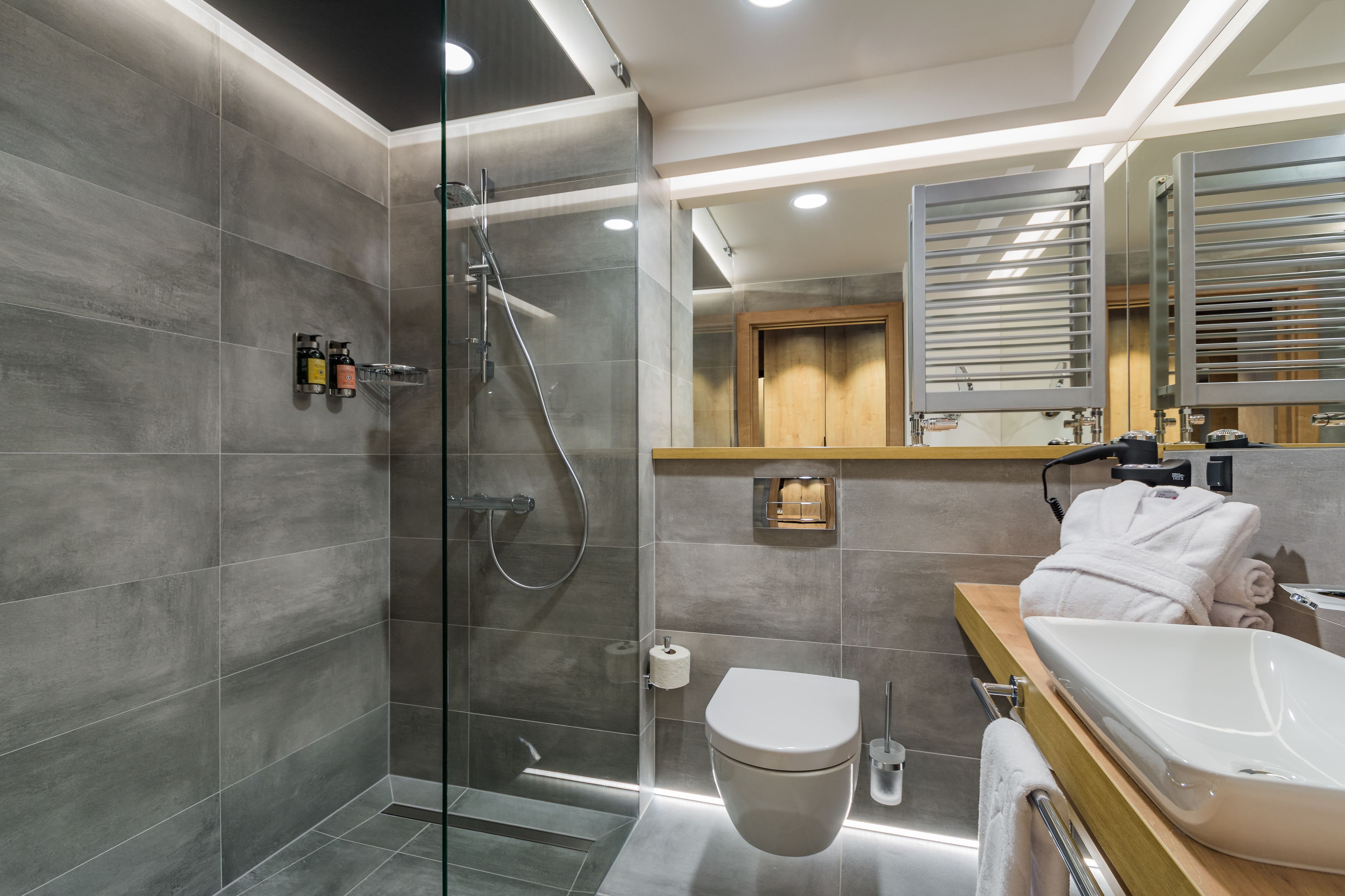 Shower, free toiletries, hair dryer, bathrobes