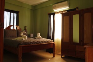 2 chambres, coffres-forts dans les chambres, Wi-Fi gratuit