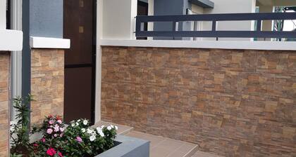 Restful 3BR Hillside Duplex