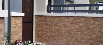 Restful 3BR Hillside Duplex