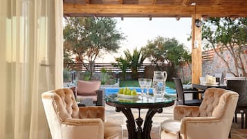 Appartement, 3 chambres, piscine privée, rez-de-chaussée | Vue de la chambre