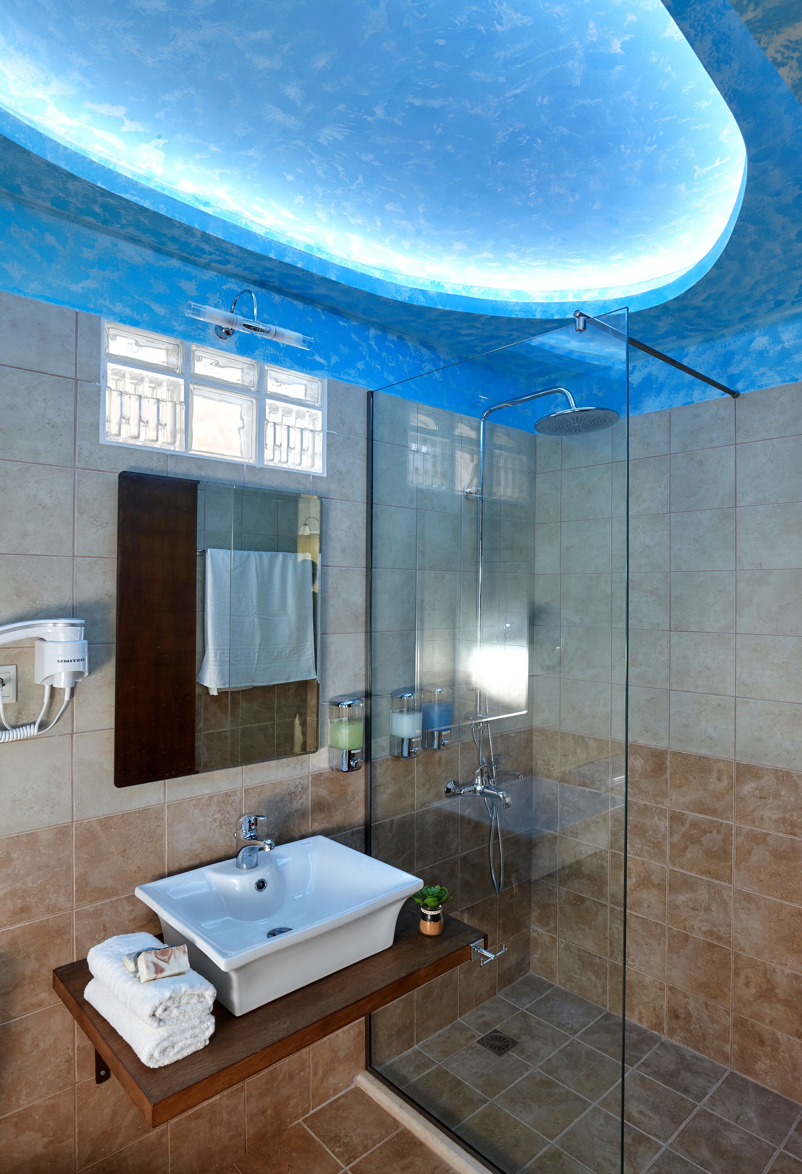 Apartment, 3 Bedrooms, Private Pool, Ground Floor | Bathroom | Shower, free toiletries, hair dryer, towels