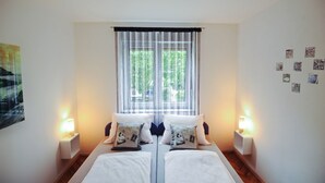 Ảnh chưa phân loại, 4 trong số 28 ảnh, nút