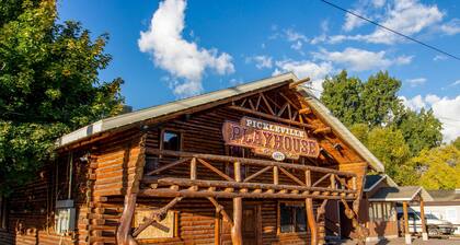 Central condo w/ grill & community pool/hot tub/tennis - on bike path