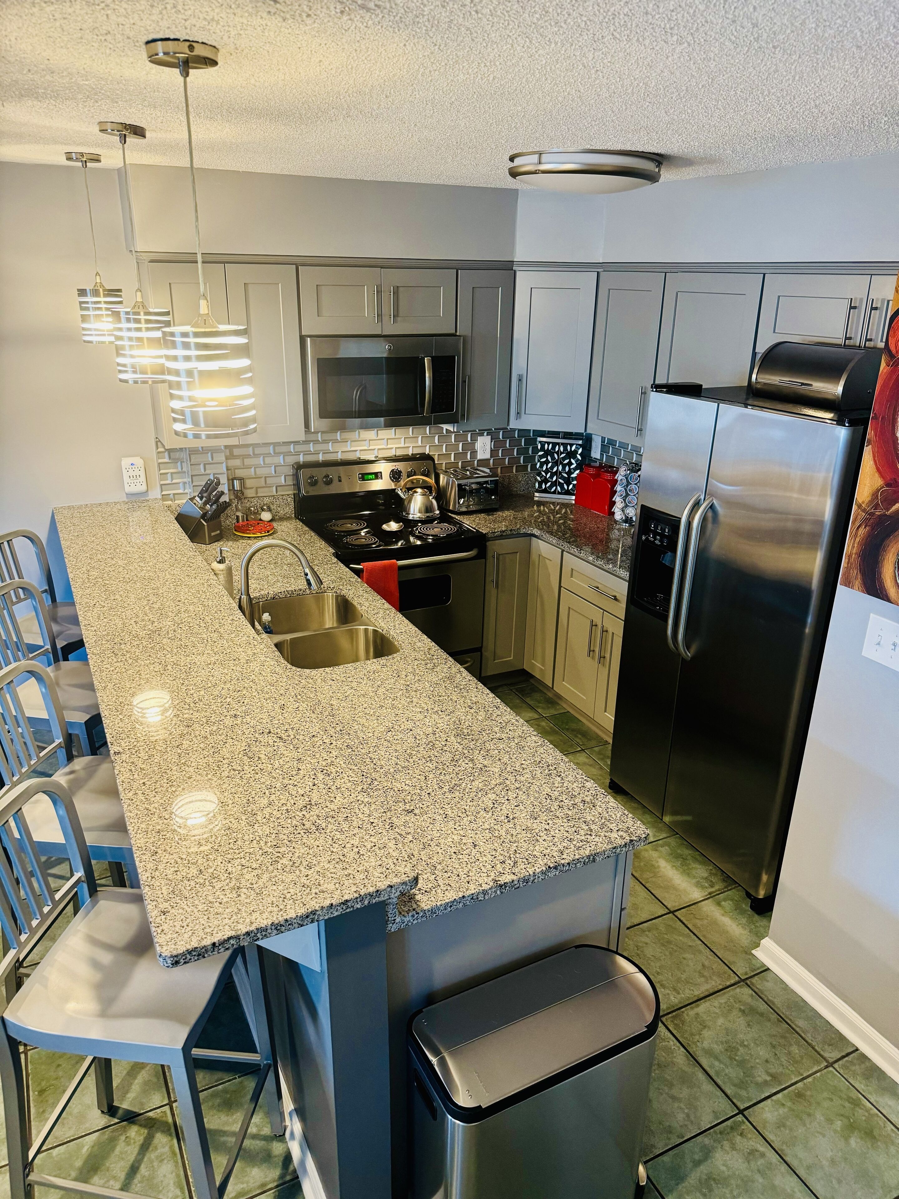 冰箱、微波炉、烤箱、炉灶